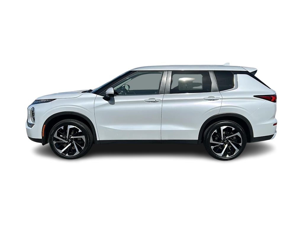 Thumbnail: 2024 Mitsubishi Outlander - 3