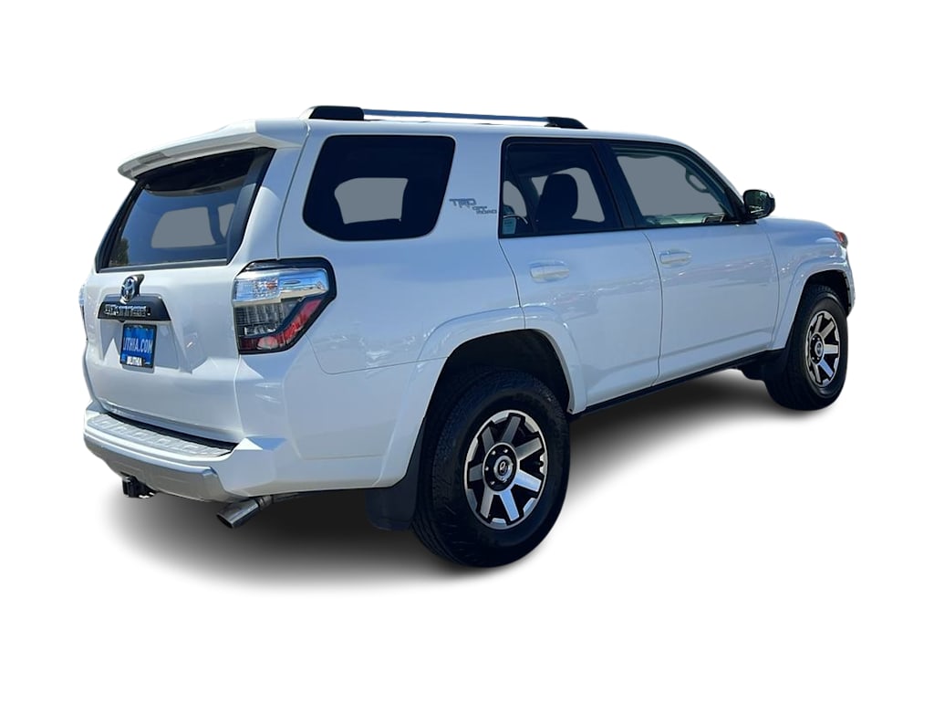 Thumbnail: 2018 Toyota 4Runner - 22