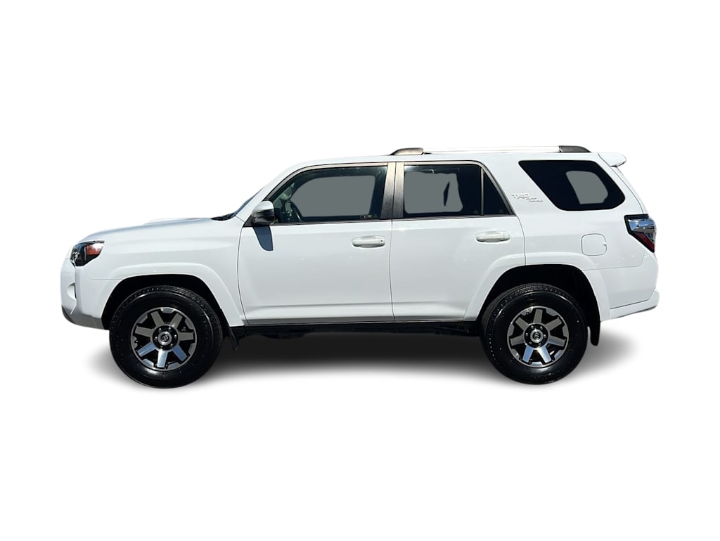 Thumbnail: 2018 Toyota 4Runner - 3