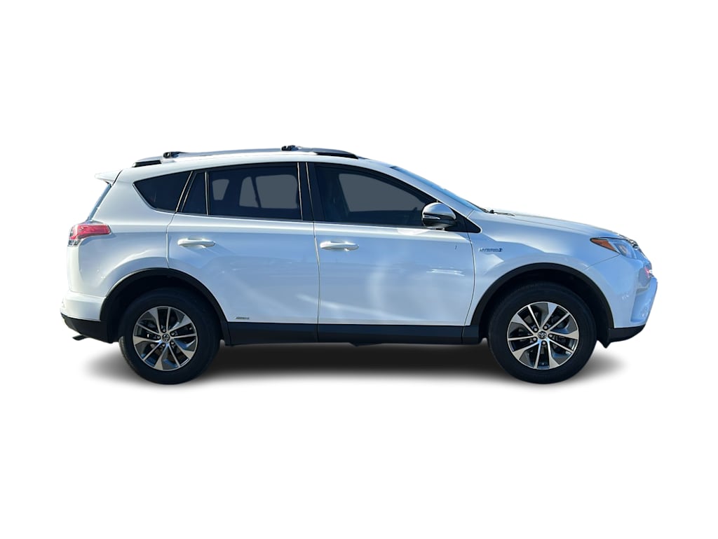 Thumbnail: 2018 Toyota RAV4 - 16