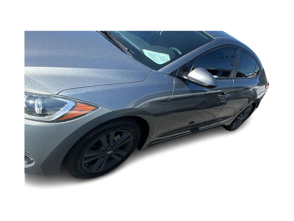 Thumbnail: 2018 Hyundai Elantra - 17