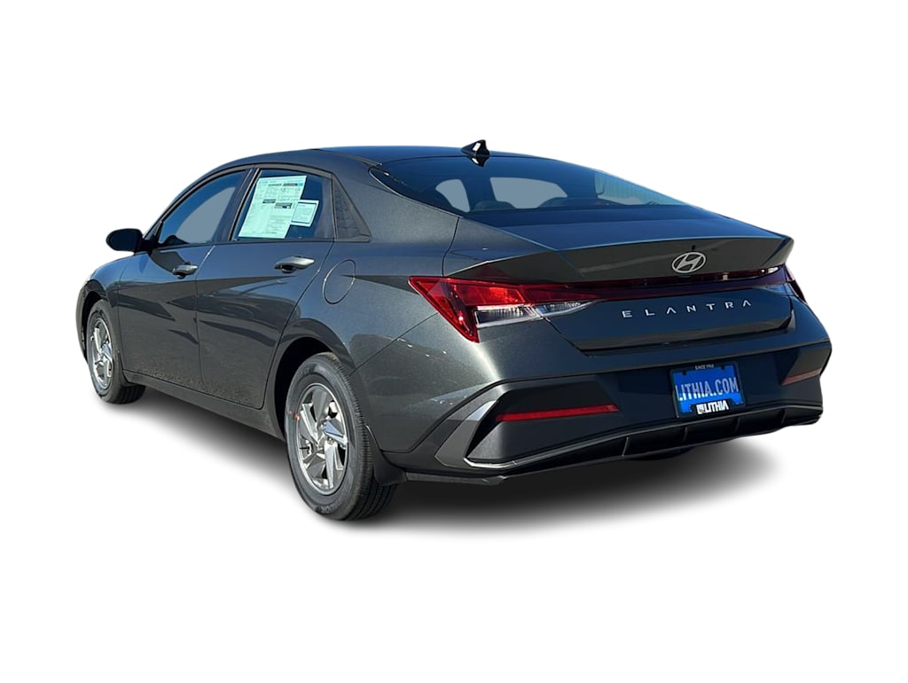Thumbnail: 2026 Hyundai Elantra - 4