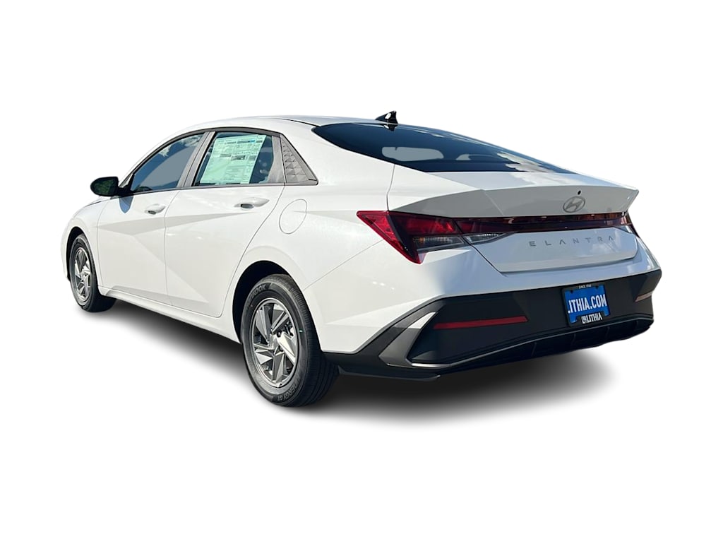 Thumbnail: 2026 Hyundai Elantra - 4