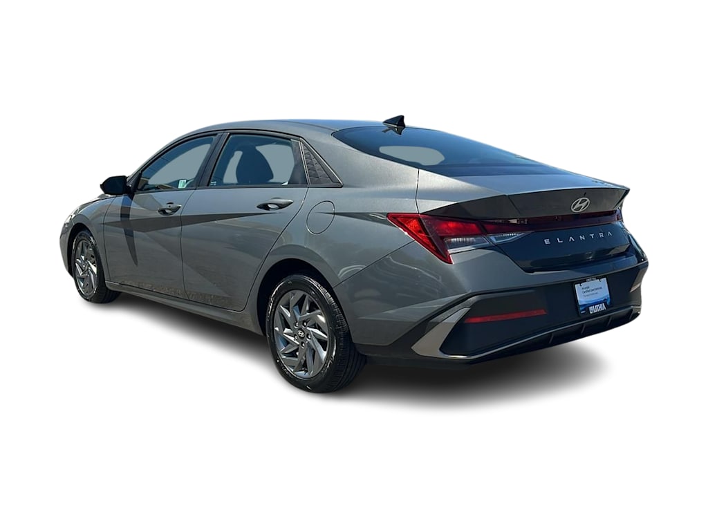 Thumbnail: 2024 Hyundai Elantra - 4