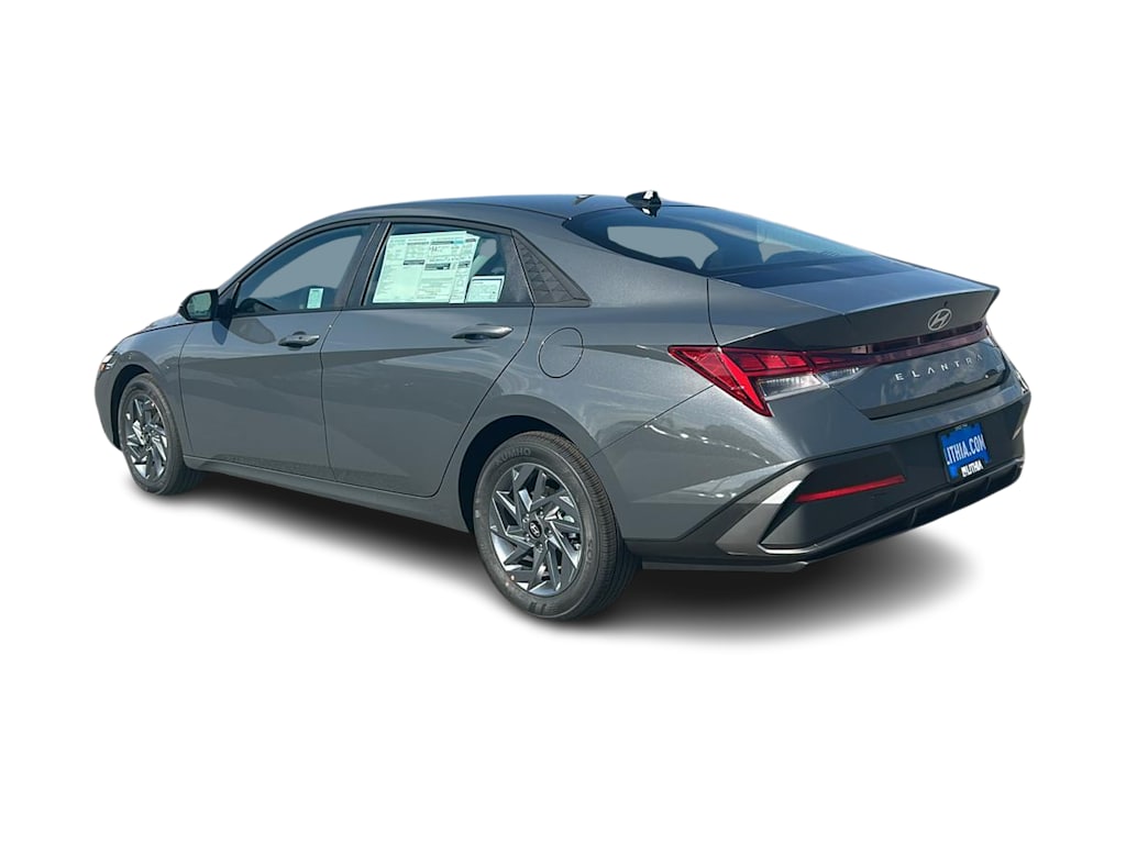 Thumbnail: 2026 Hyundai Elantra - 4