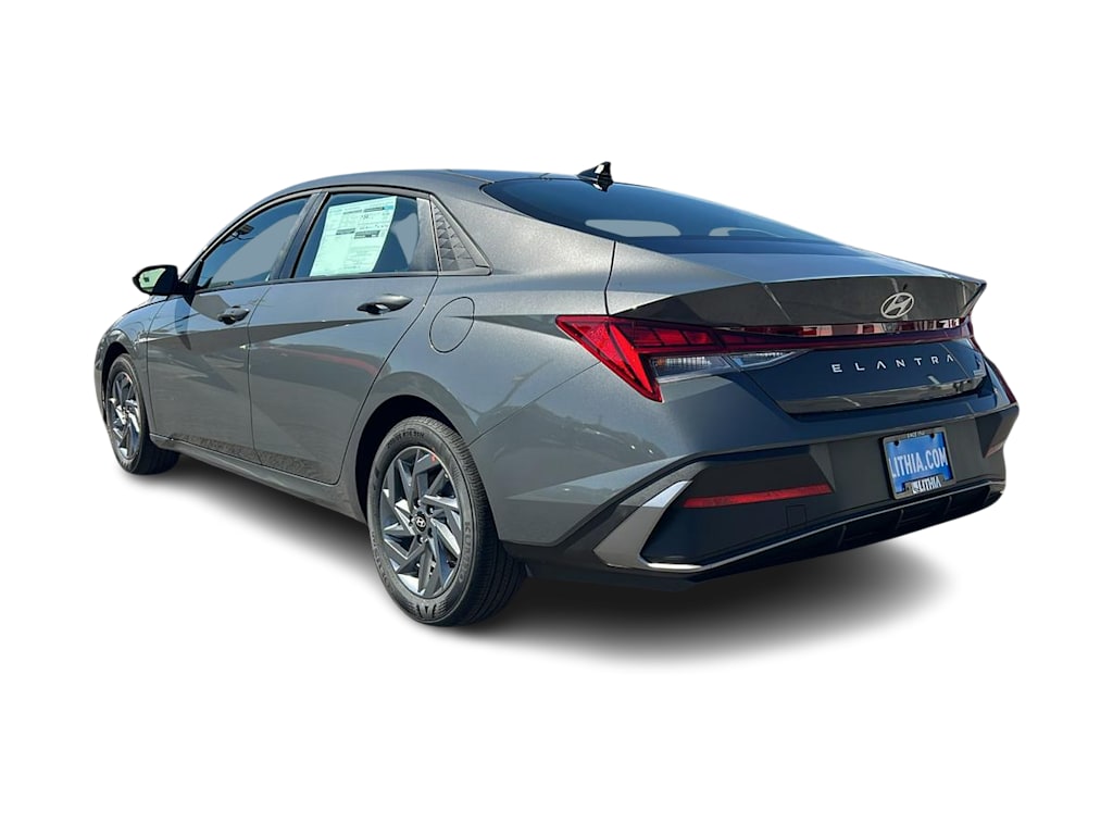 Thumbnail: 2026 Hyundai Elantra - 4
