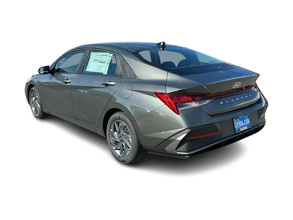 Thumbnail: 2026 Hyundai Elantra - 4