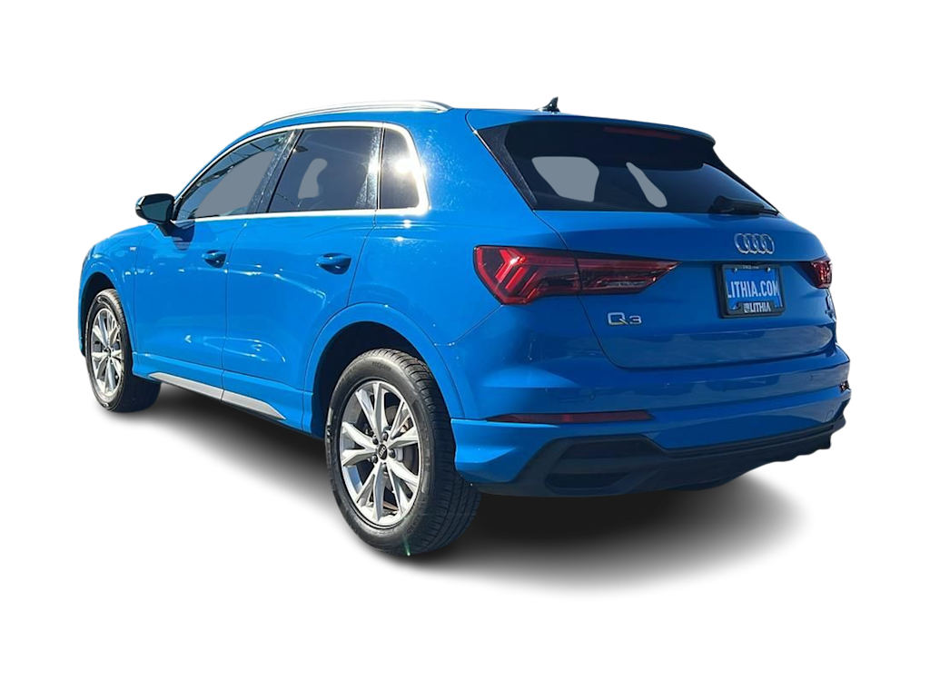 Thumbnail: 2023 Audi Q3 - 4
