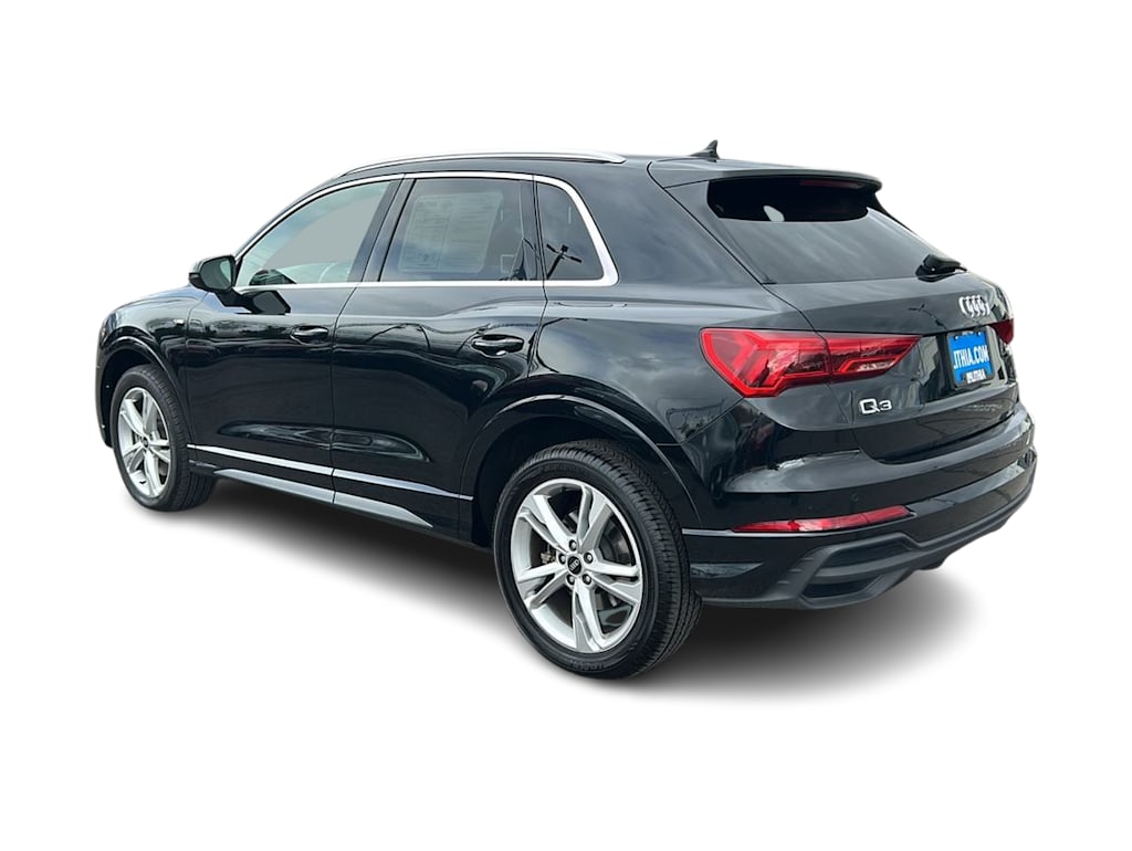 Thumbnail: 2022 Audi Q3 - 4