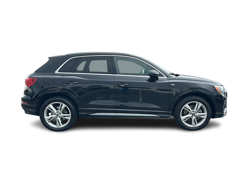 Thumbnail: 2022 Audi Q3 - 21