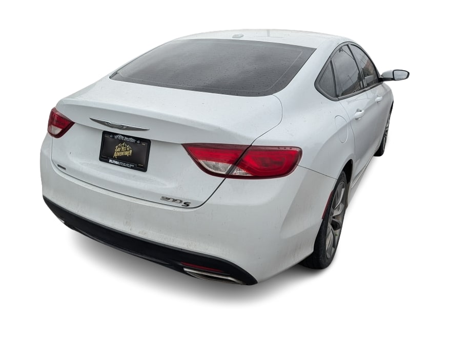 Thumbnail: 2015 Chrysler 200 - 10