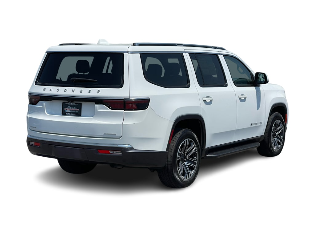 Thumbnail: 2022 Jeep Wagoneer - 17