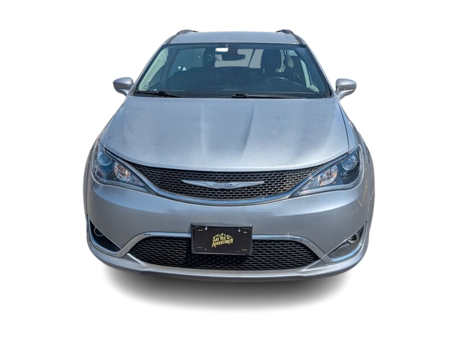 Thumbnail: 2017 Chrysler Pacifica - 4