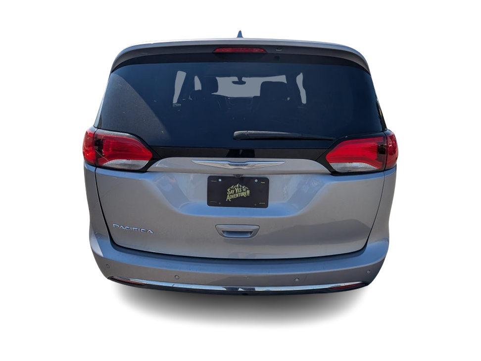 Thumbnail: 2017 Chrysler Pacifica - 3