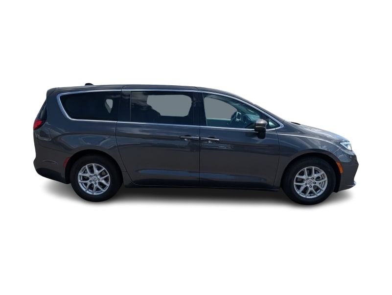 Thumbnail: 2023 Chrysler Pacifica - 17