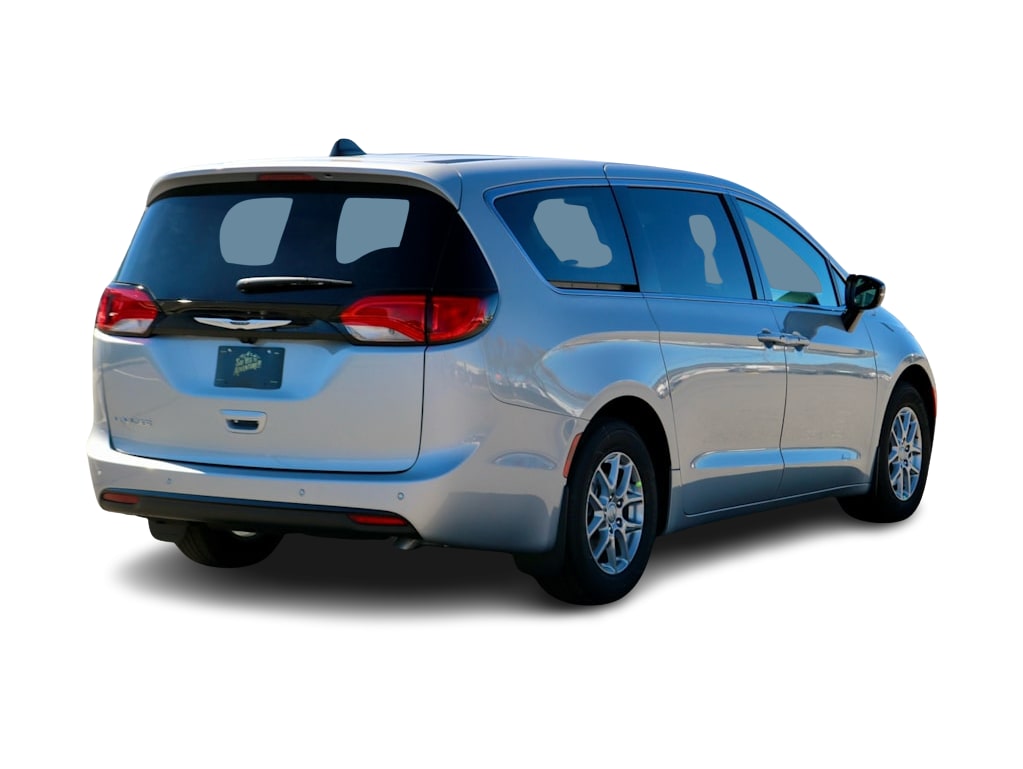 Thumbnail: 2026 Chrysler Voyager - 18