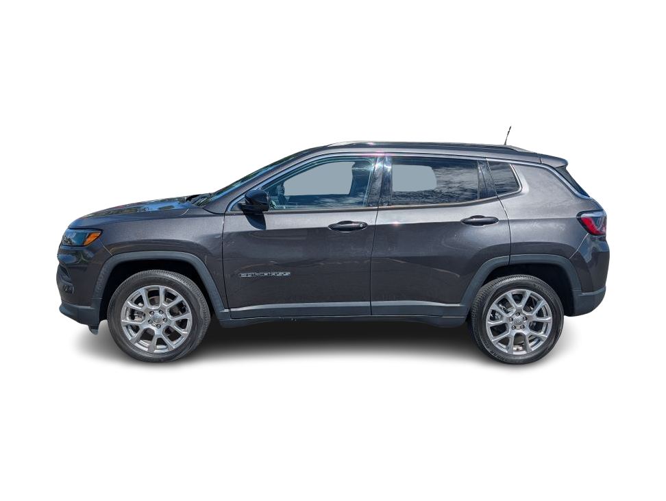 Thumbnail: 2022 Jeep Compass - 3