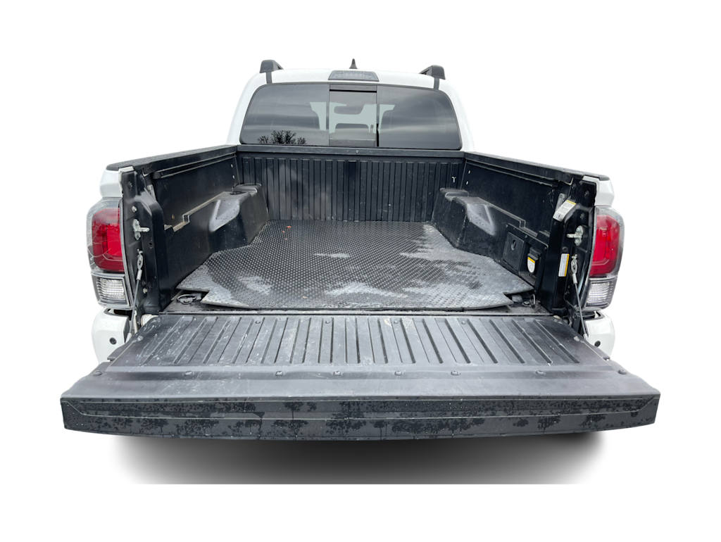 Thumbnail: 2022 Toyota Tacoma - 16