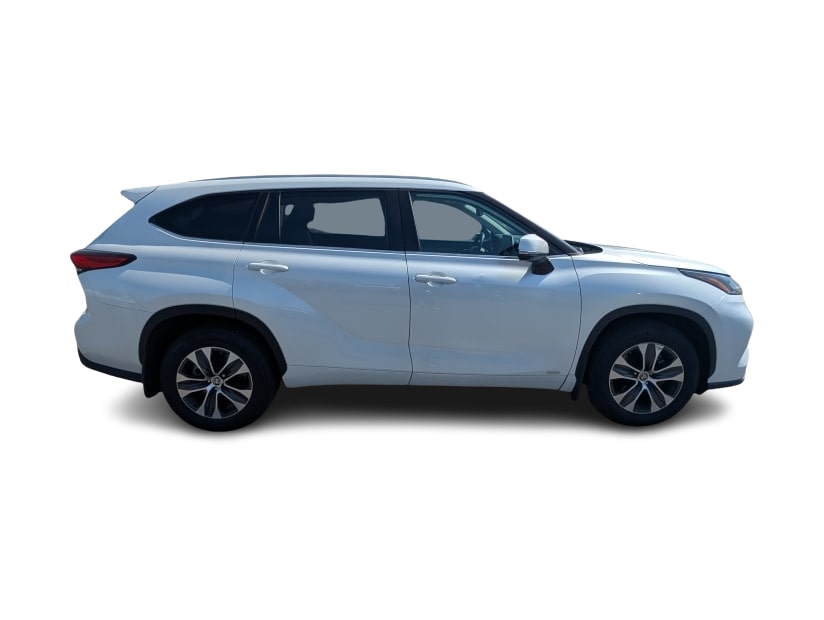 Thumbnail: 2022 Toyota Highlander - 8