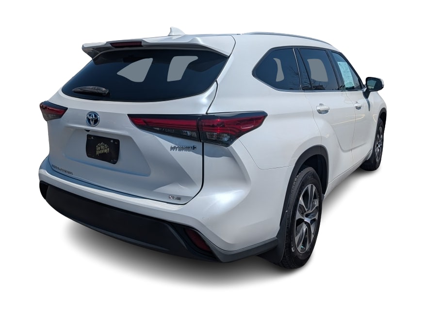 Thumbnail: 2022 Toyota Highlander - 15