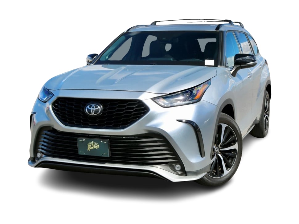 Thumbnail: 2021 Toyota Highlander - 4