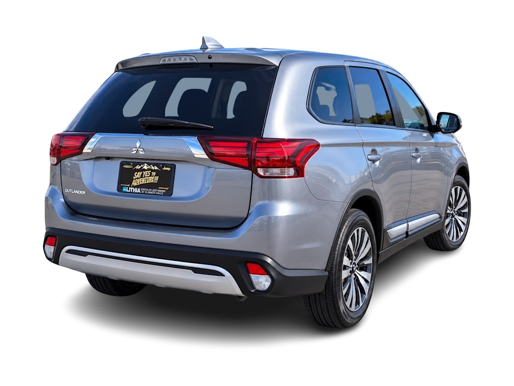 Thumbnail: 2020 Mitsubishi Outlander - 10