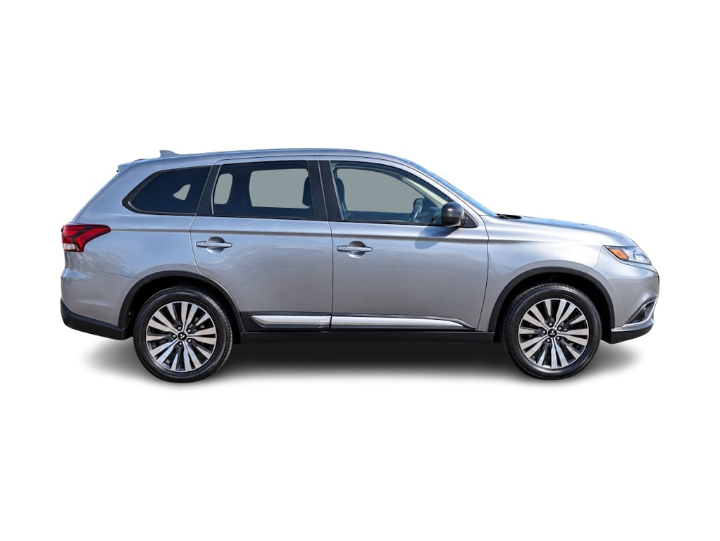 Thumbnail: 2020 Mitsubishi Outlander - 9