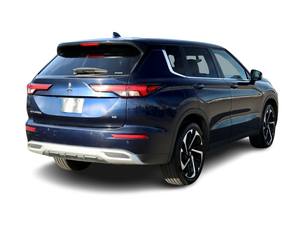 Thumbnail: 2024 Mitsubishi Outlander - 18