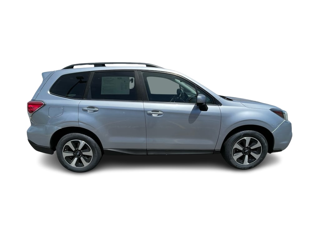 Thumbnail: 2017 Subaru Forester - 9