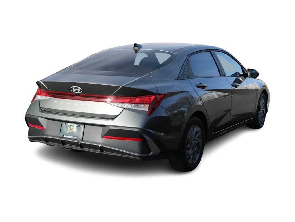 Thumbnail: 2024 Hyundai Elantra - 18