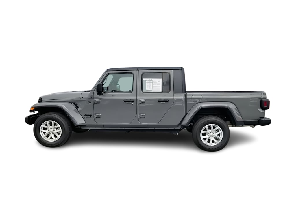 Thumbnail: 2023 Jeep Gladiator - 21