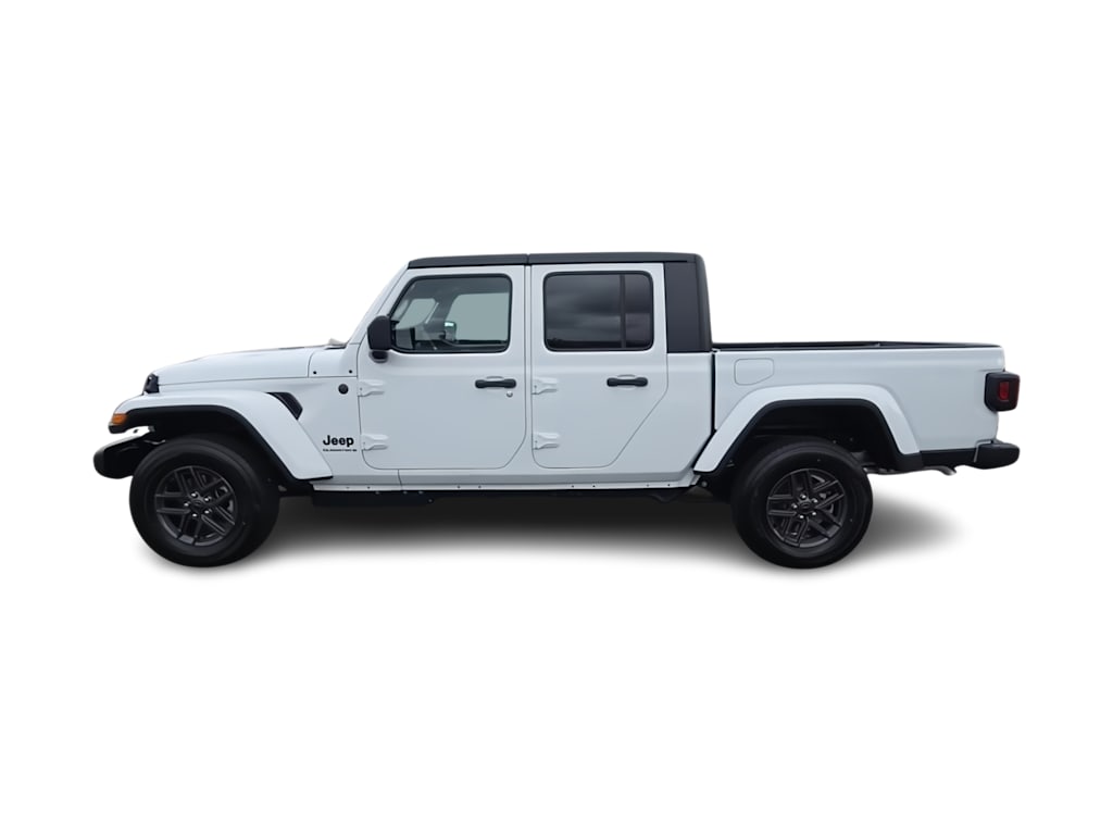 Thumbnail: 2026 Jeep Gladiator - 21