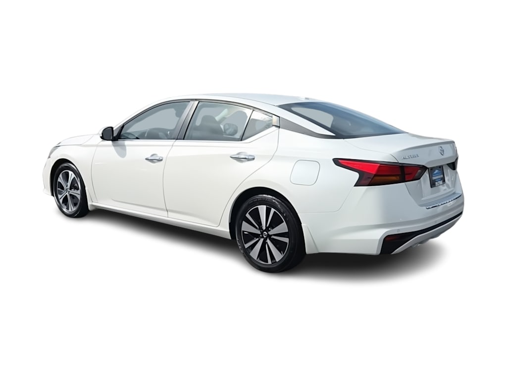 Thumbnail: 2022 Nissan Altima - 4