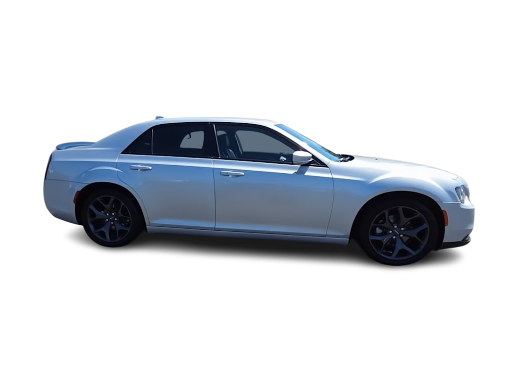 Thumbnail: 2021 Chrysler 300 - 21