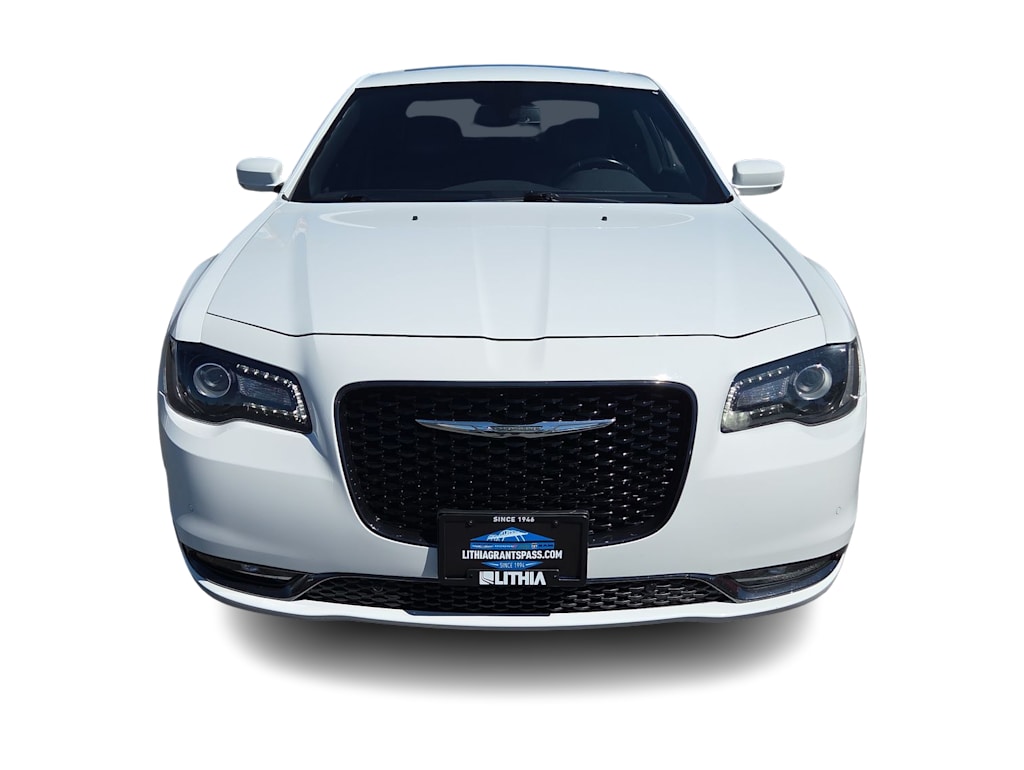 Thumbnail: 2017 Chrysler 300 - 26