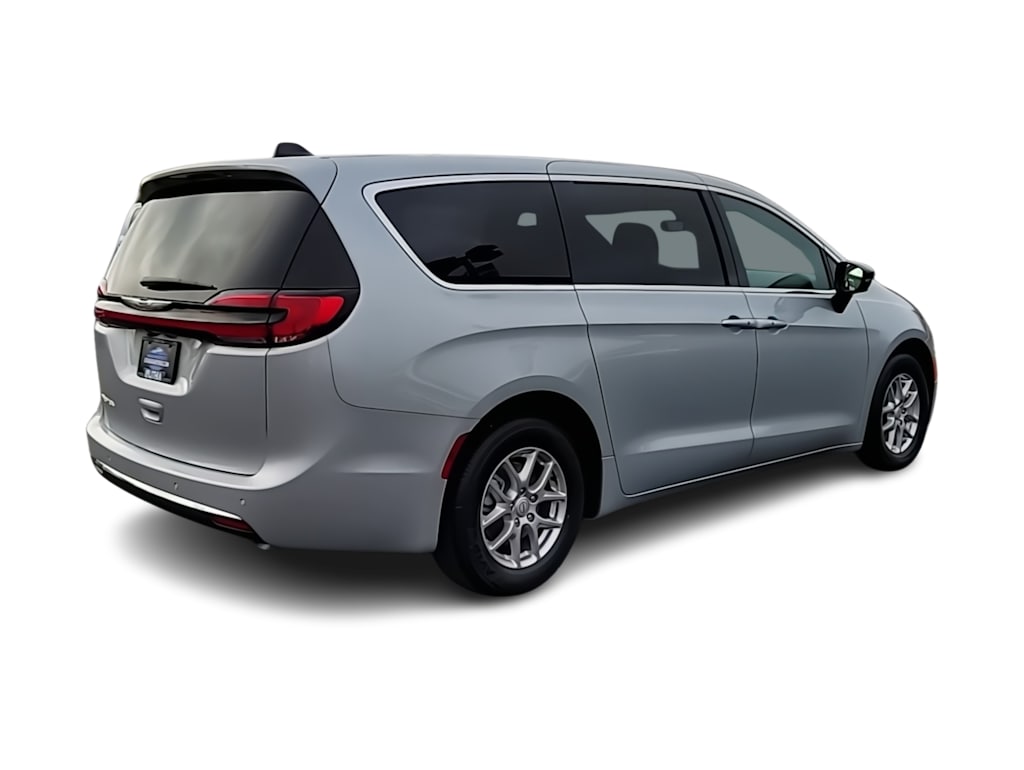 Thumbnail: 2026 Chrysler Pacifica - 21