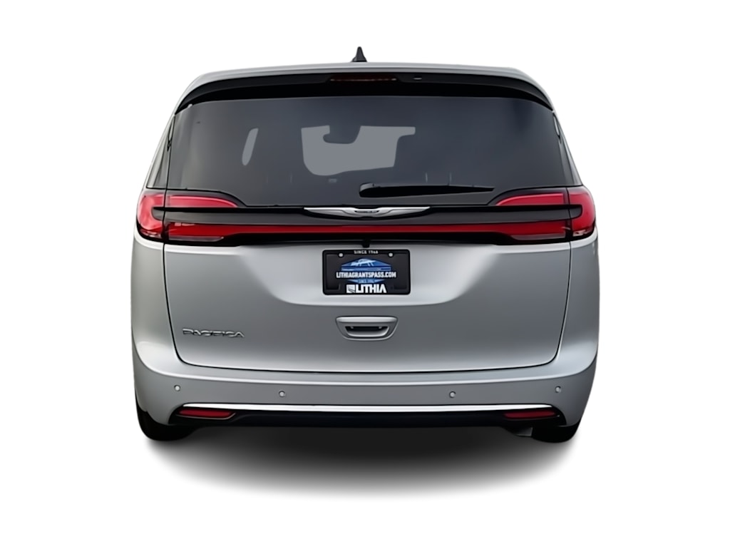 Thumbnail: 2026 Chrysler Pacifica - 5