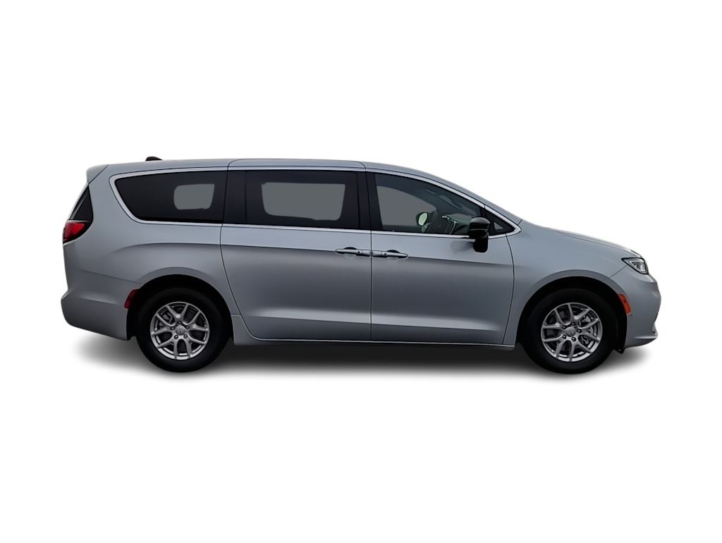 Thumbnail: 2026 Chrysler Pacifica - 22
