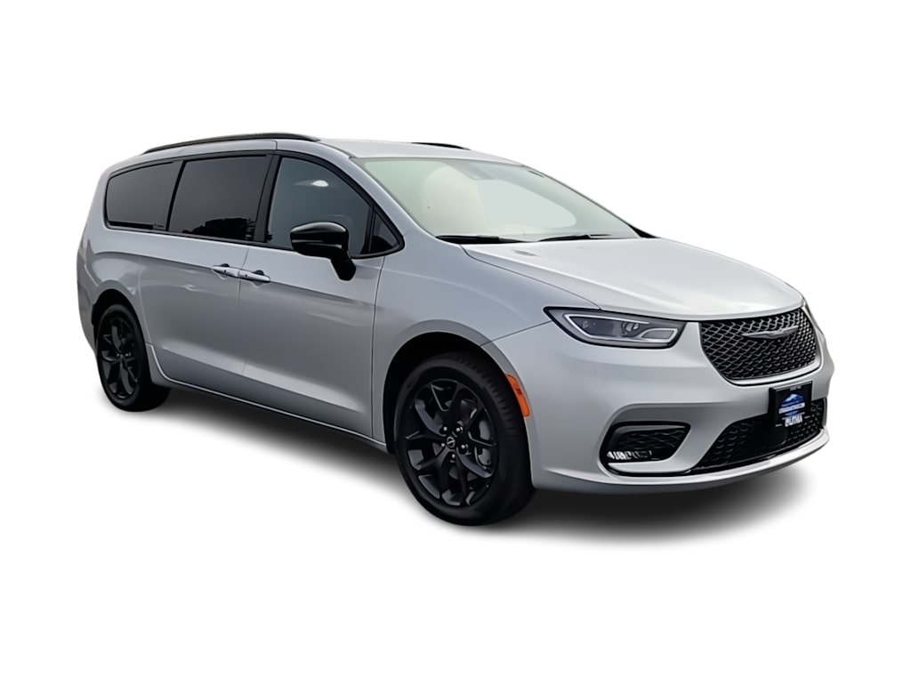 Thumbnail: 2026 Chrysler Pacifica - 18
