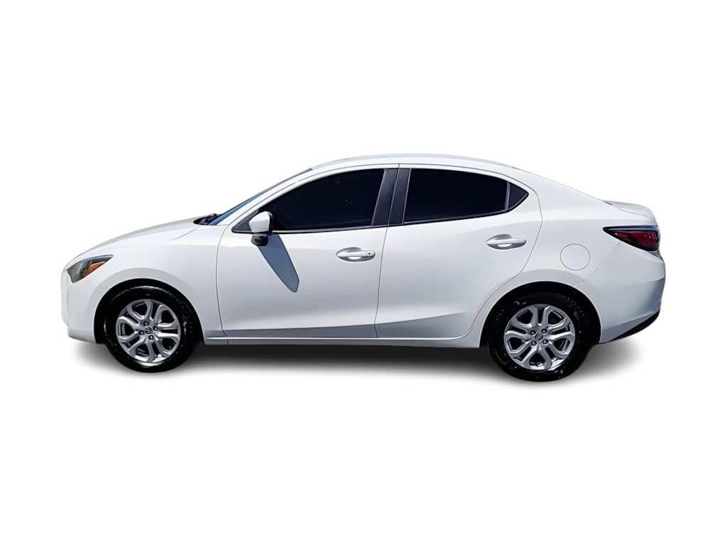 Thumbnail: 2016 Scion iA - 3