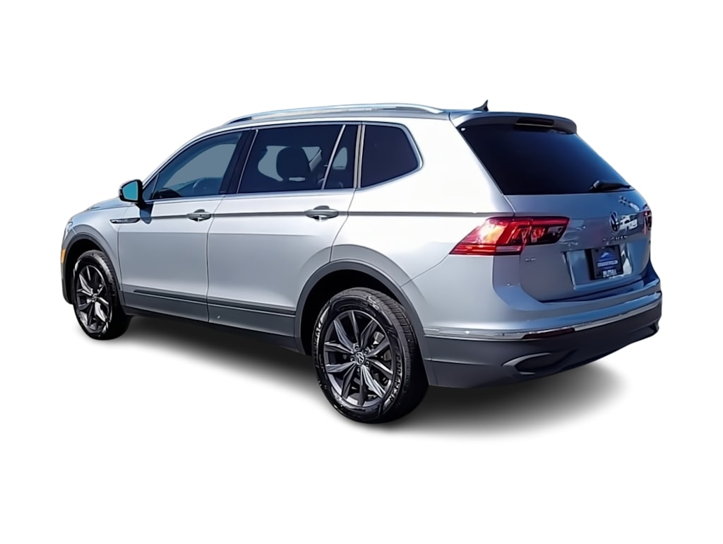 Thumbnail: 2022 Volkswagen Tiguan - 4