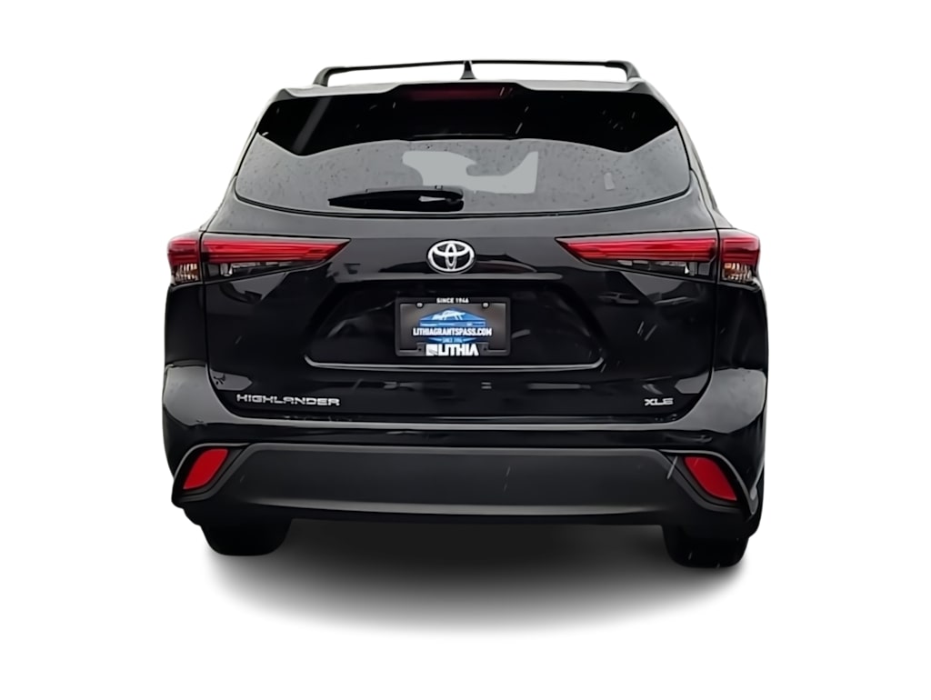 Thumbnail: 2022 Toyota Highlander - 22