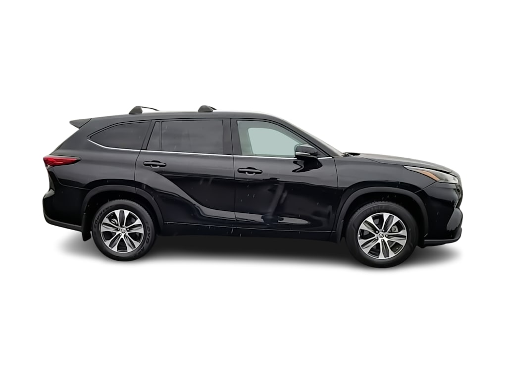 Thumbnail: 2022 Toyota Highlander - 24