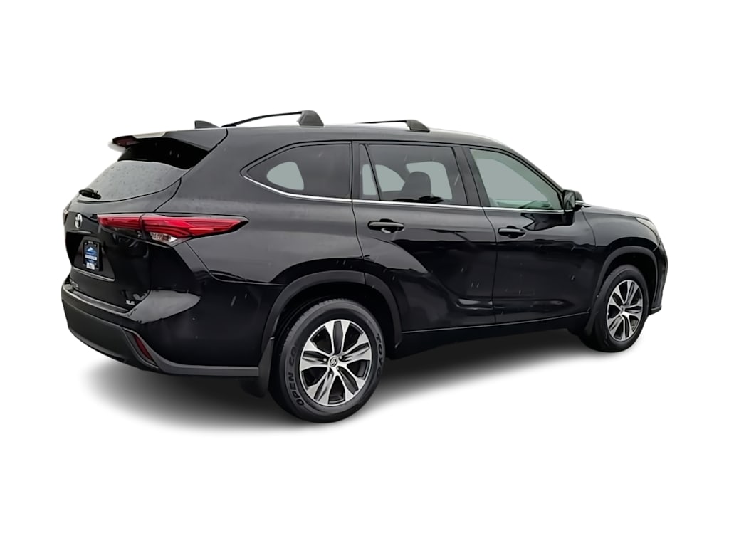 Thumbnail: 2022 Toyota Highlander - 23