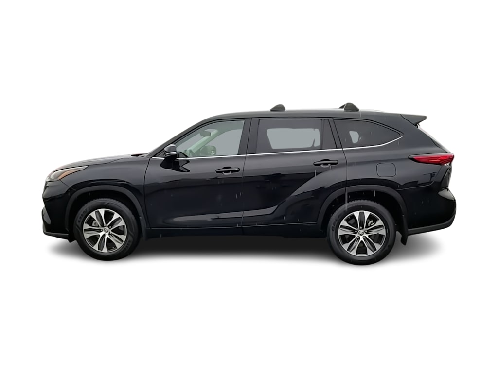 Thumbnail: 2022 Toyota Highlander - 3