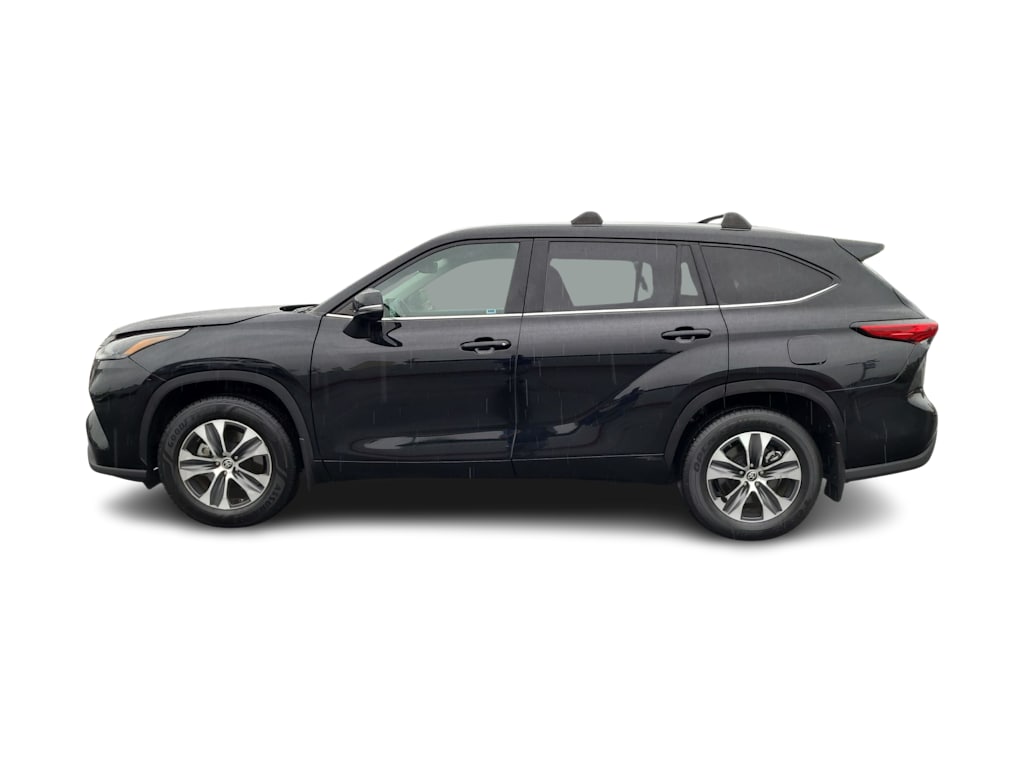 Thumbnail: 2022 Toyota Highlander - 25