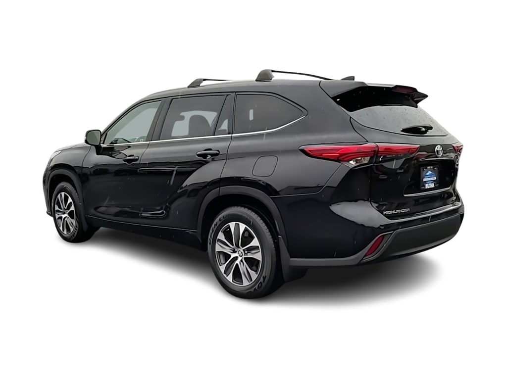 Thumbnail: 2022 Toyota Highlander - 4