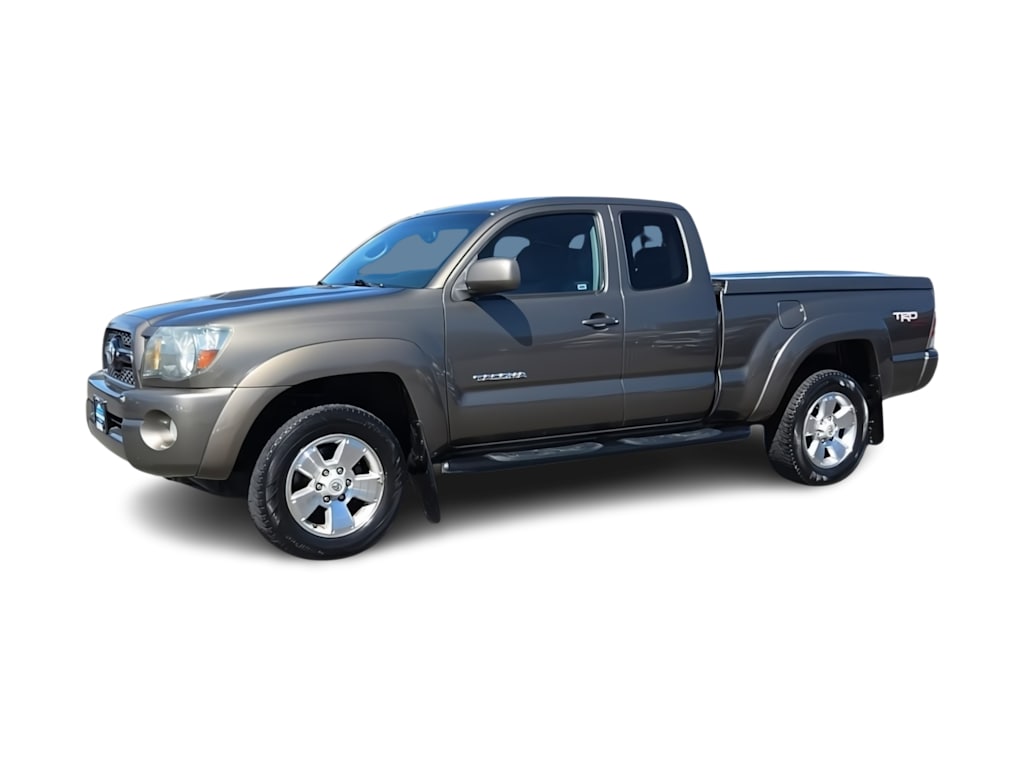 Thumbnail: 2011 Toyota Tacoma - 3