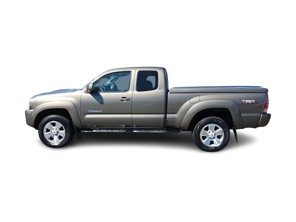 Thumbnail: 2011 Toyota Tacoma - 19