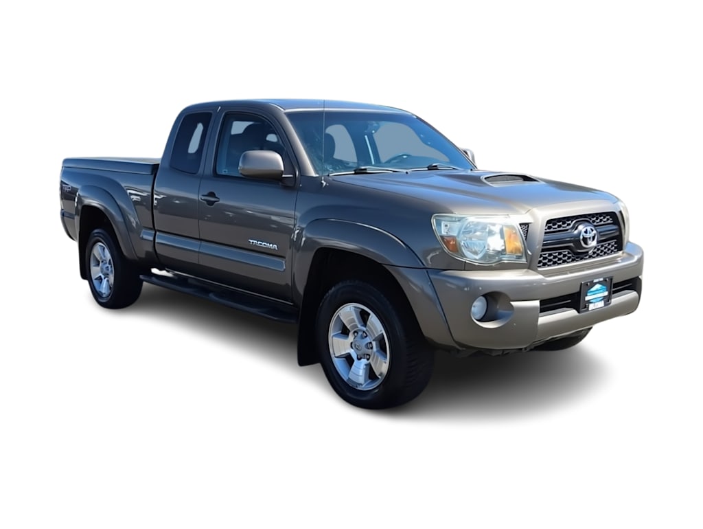 Thumbnail: 2011 Toyota Tacoma - 18